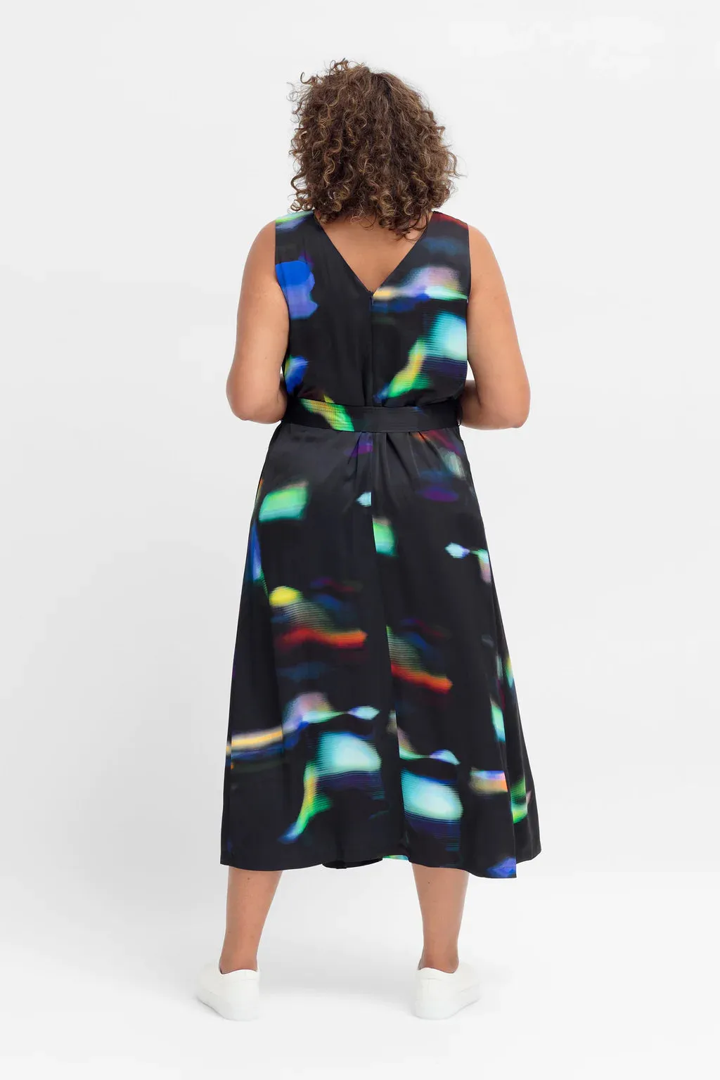 Elk The Label - Troja V-neck Dress - Kreera Print