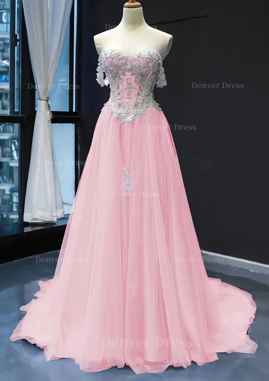 Princess Off-the-Shoulder Sweep Train Tulle Satin Prom Dress With Appliqued