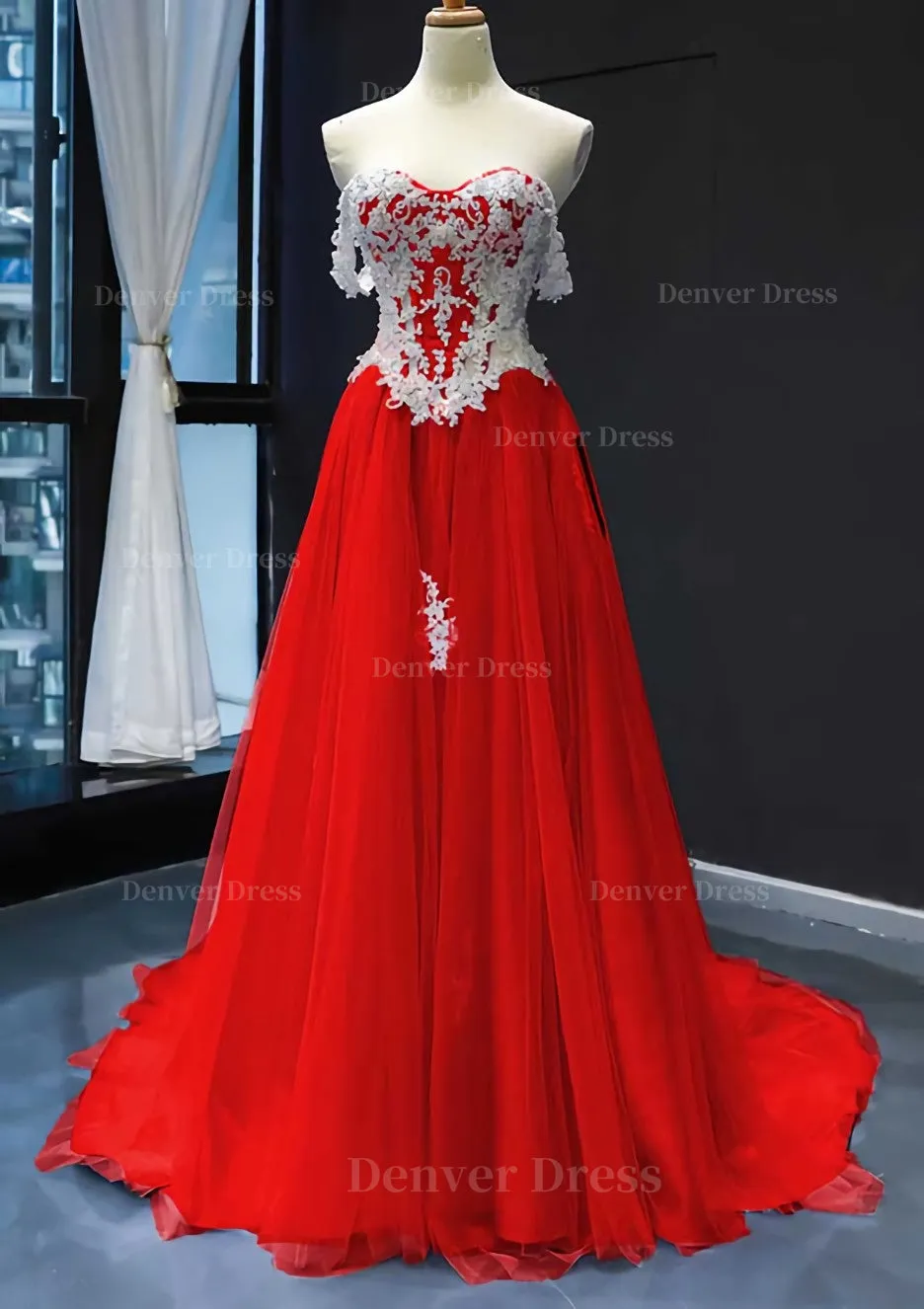 Princess Off-the-Shoulder Sweep Train Tulle Satin Prom Dress With Appliqued