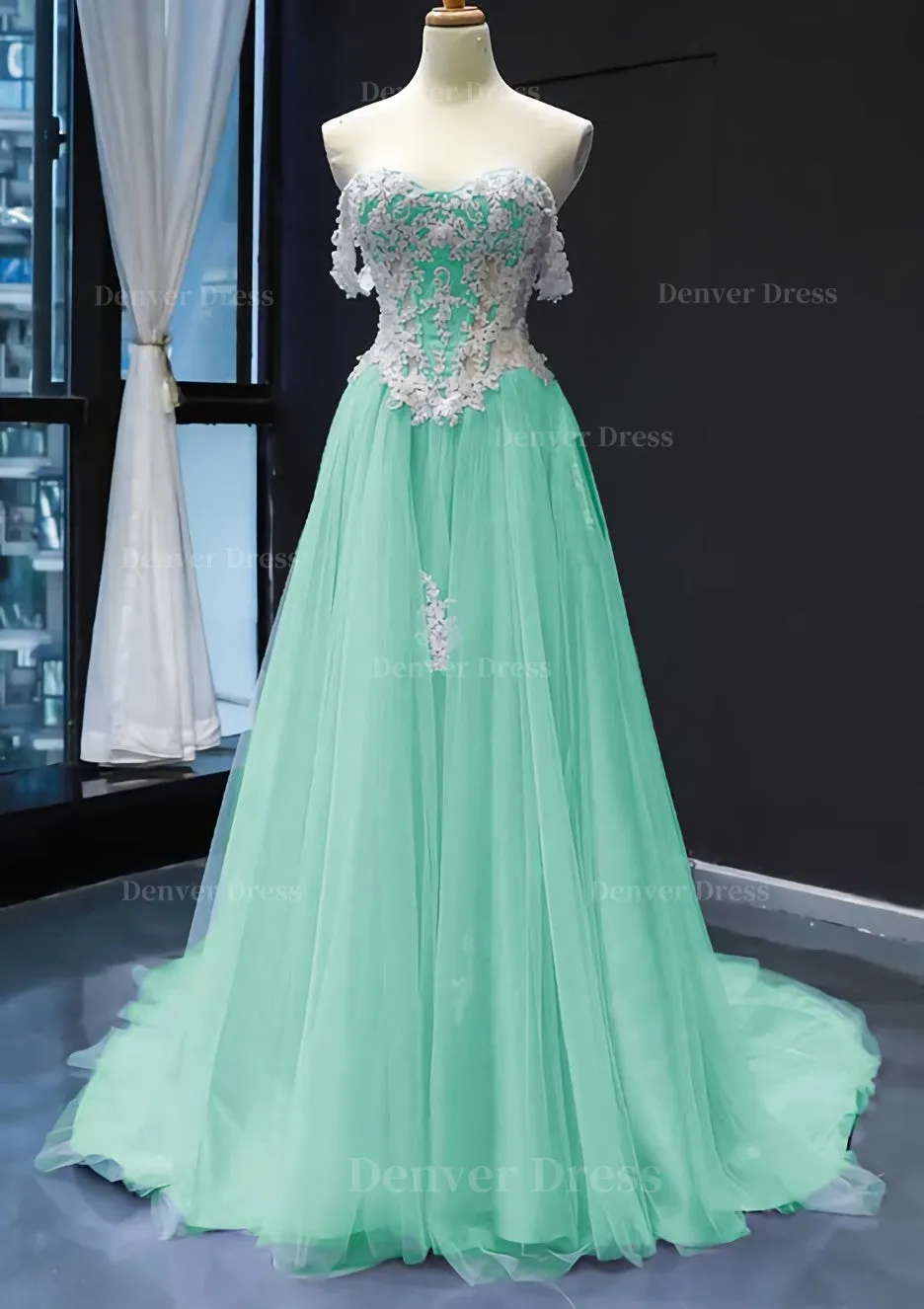 Princess Off-the-Shoulder Sweep Train Tulle Satin Prom Dress With Appliqued