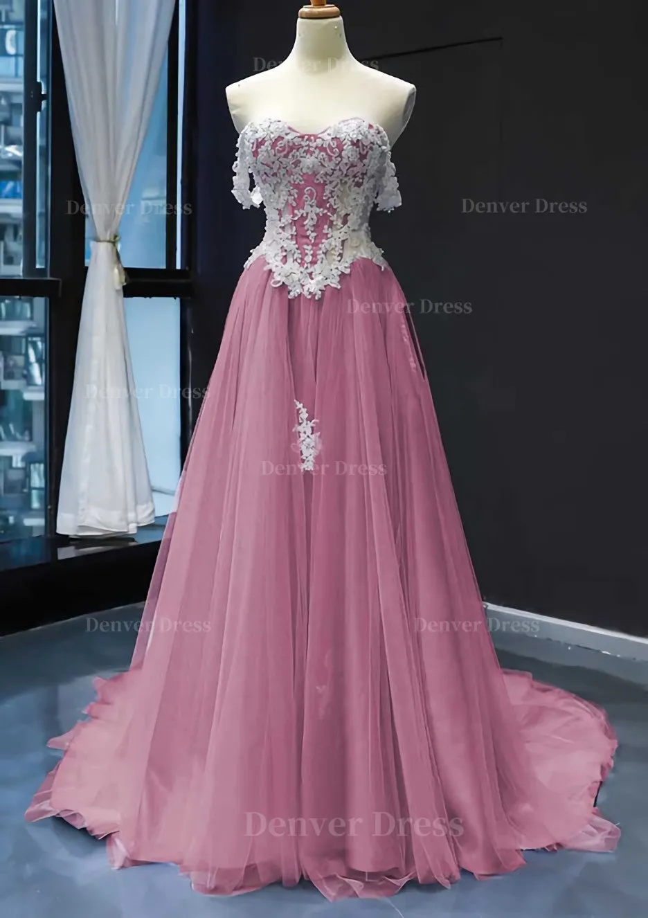 Princess Off-the-Shoulder Sweep Train Tulle Satin Prom Dress With Appliqued