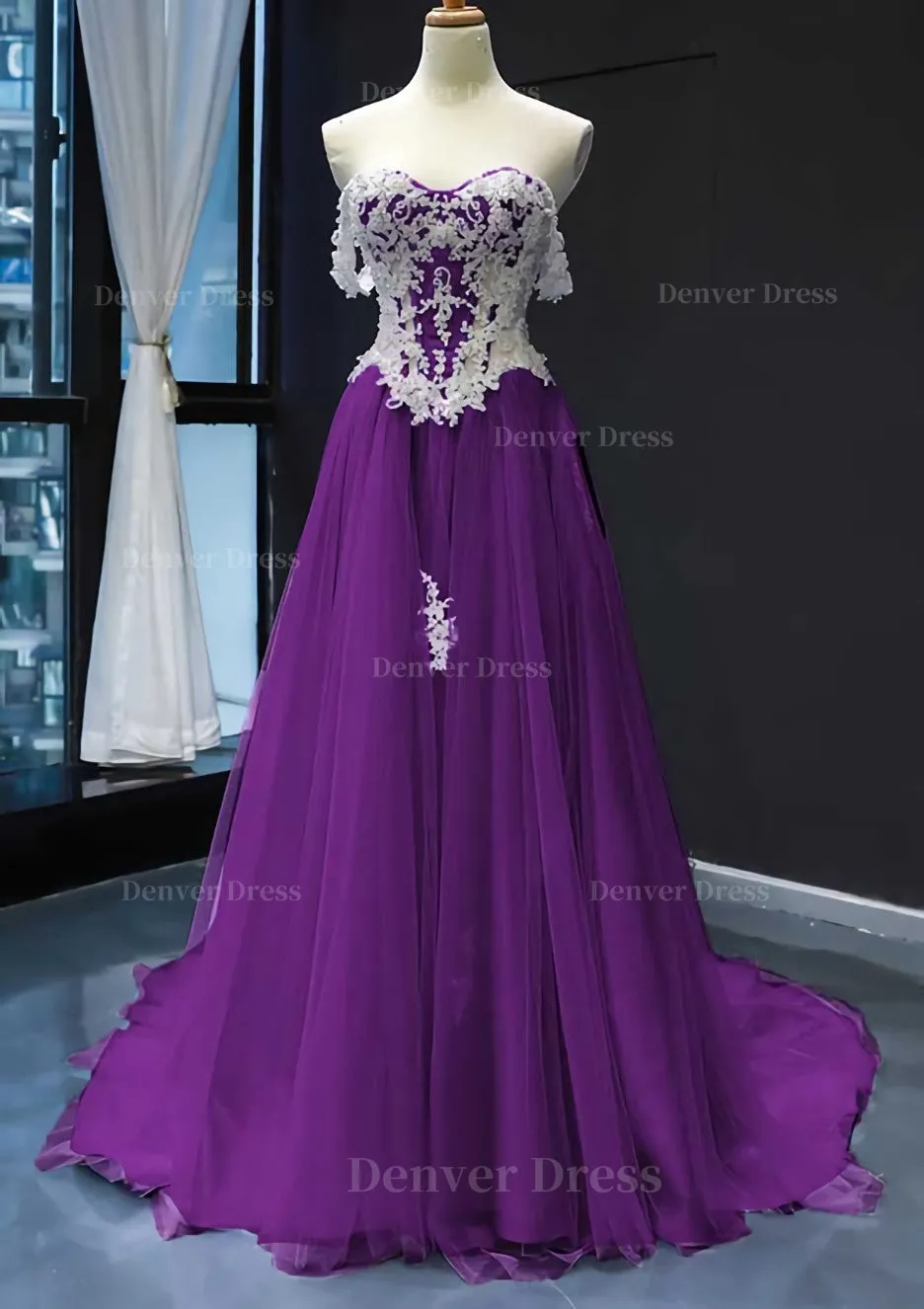 Princess Off-the-Shoulder Sweep Train Tulle Satin Prom Dress With Appliqued