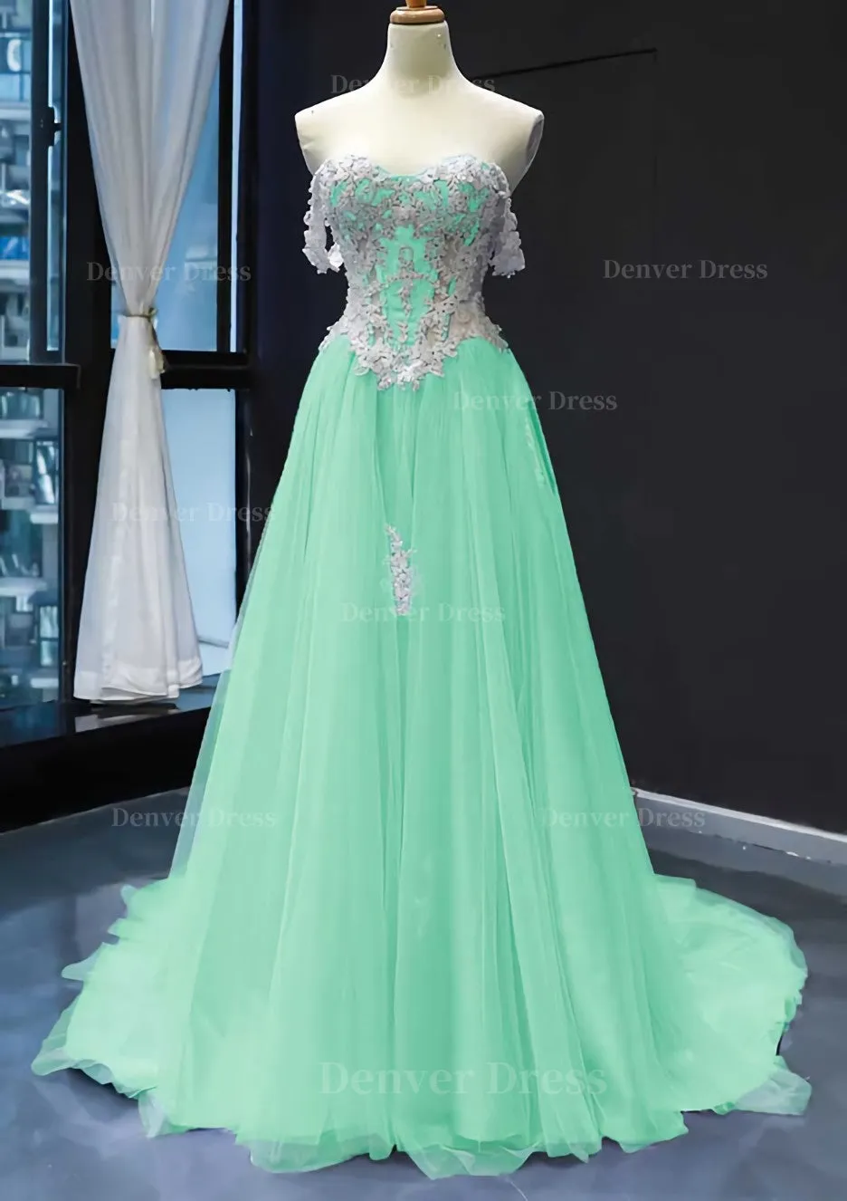 Princess Off-the-Shoulder Sweep Train Tulle Satin Prom Dress With Appliqued