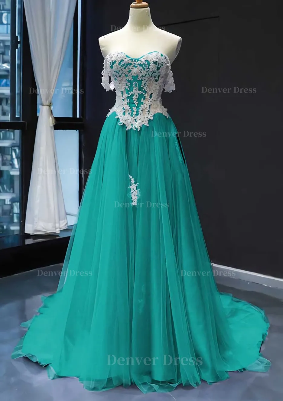 Princess Off-the-Shoulder Sweep Train Tulle Satin Prom Dress With Appliqued