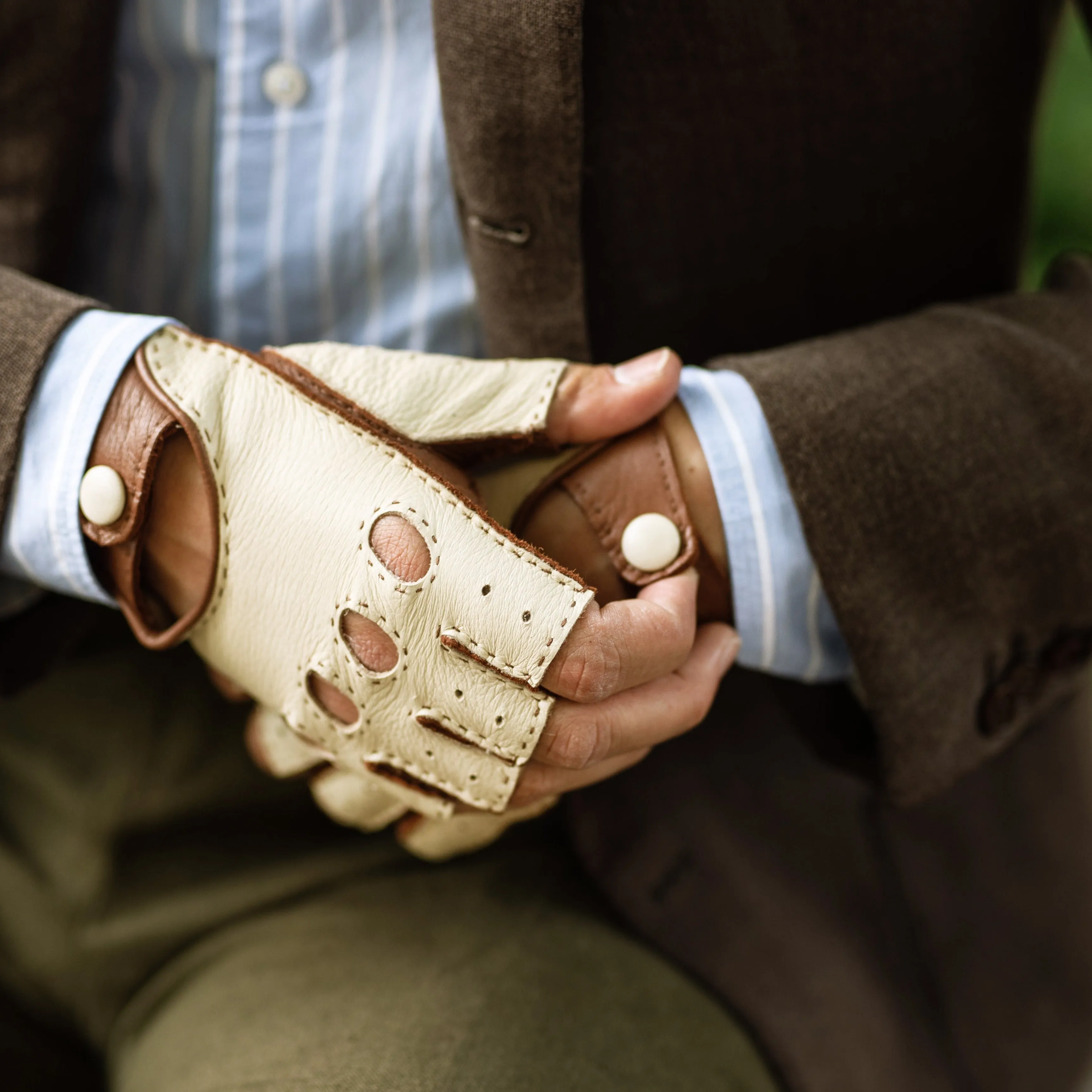 Rome Fingerless Creme and Camel Deerskin Driving Gloves