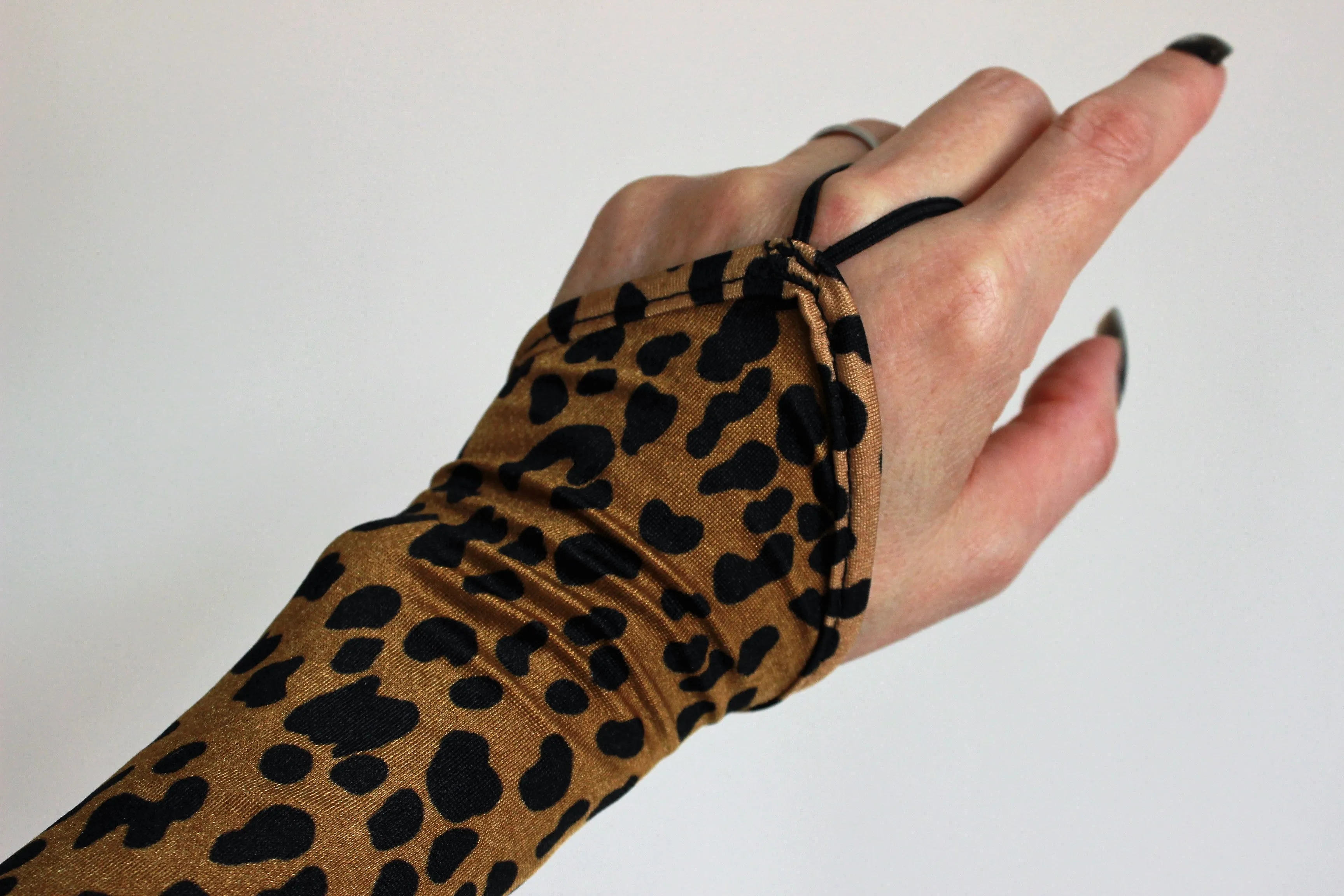 Vintage 1990s Leopard Print Stretch Satin Gloves