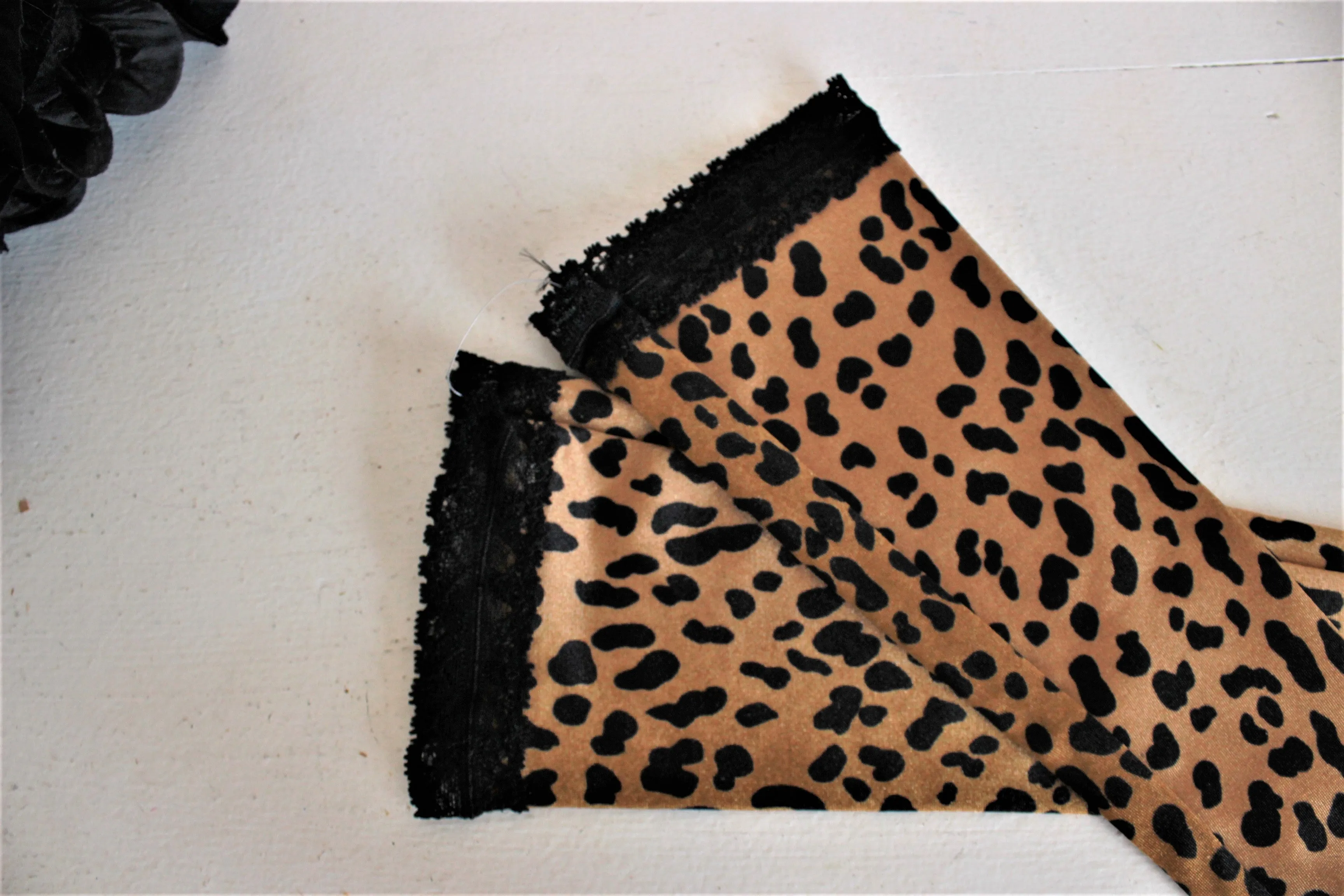 Vintage 1990s Leopard Print Stretch Satin Gloves